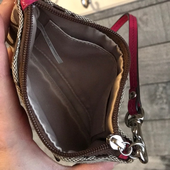 Coach Poppy wristlet EUC - Picture 6 of 6